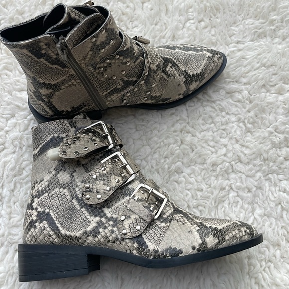 Steven Shoes. New Steven New York Harmon Triple Buckle Boot. - Picture 7 of 10